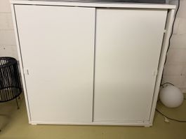 IKEA Schiebetürenschrank weiss – mit Regalen