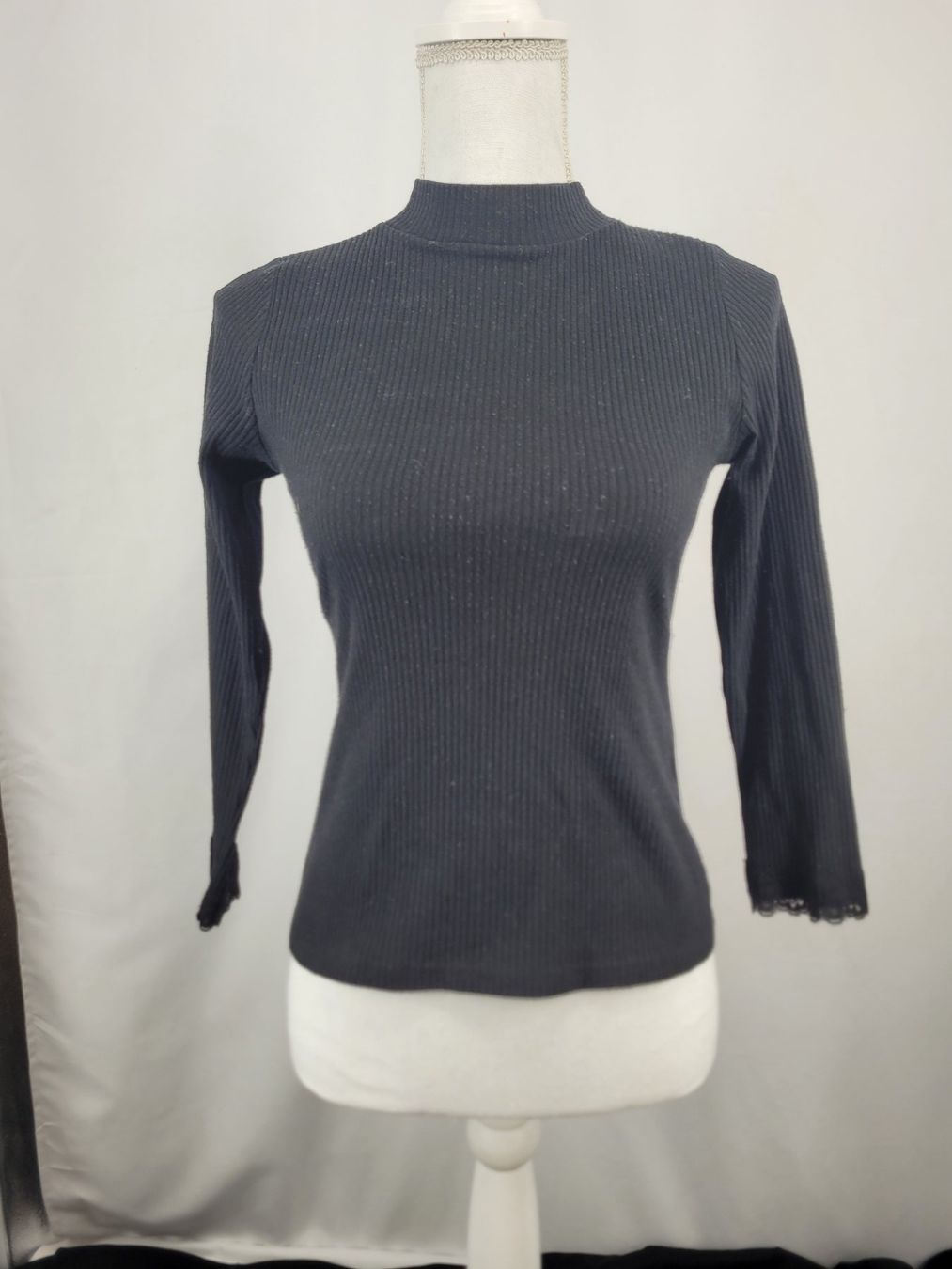 Pullover & Sweatshirts: SAMANSA MOS2 pull noir M – Gebraucht aus Lausanne von PlusValue_Lausanne