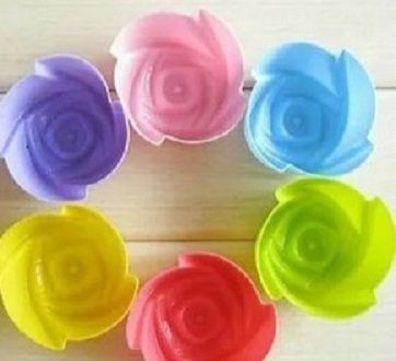 Teglie da forno: 6 PCS Silikon-Muffin-Kuchenbecher / Flower – Nuovo e nell'imballaggio originale da Bad Ragaz venduto da ejukova