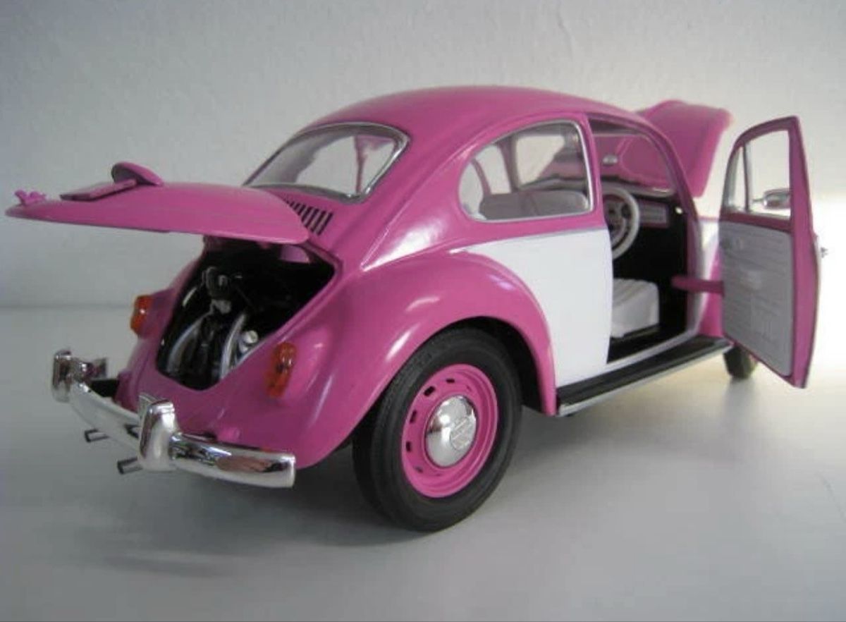 Volkswagen Modellini d'auto: VW Käfer Modellauto, rosa/weiss, – Nuovo (secondo la descrizione) da Basel venduto da Zomeg 1
