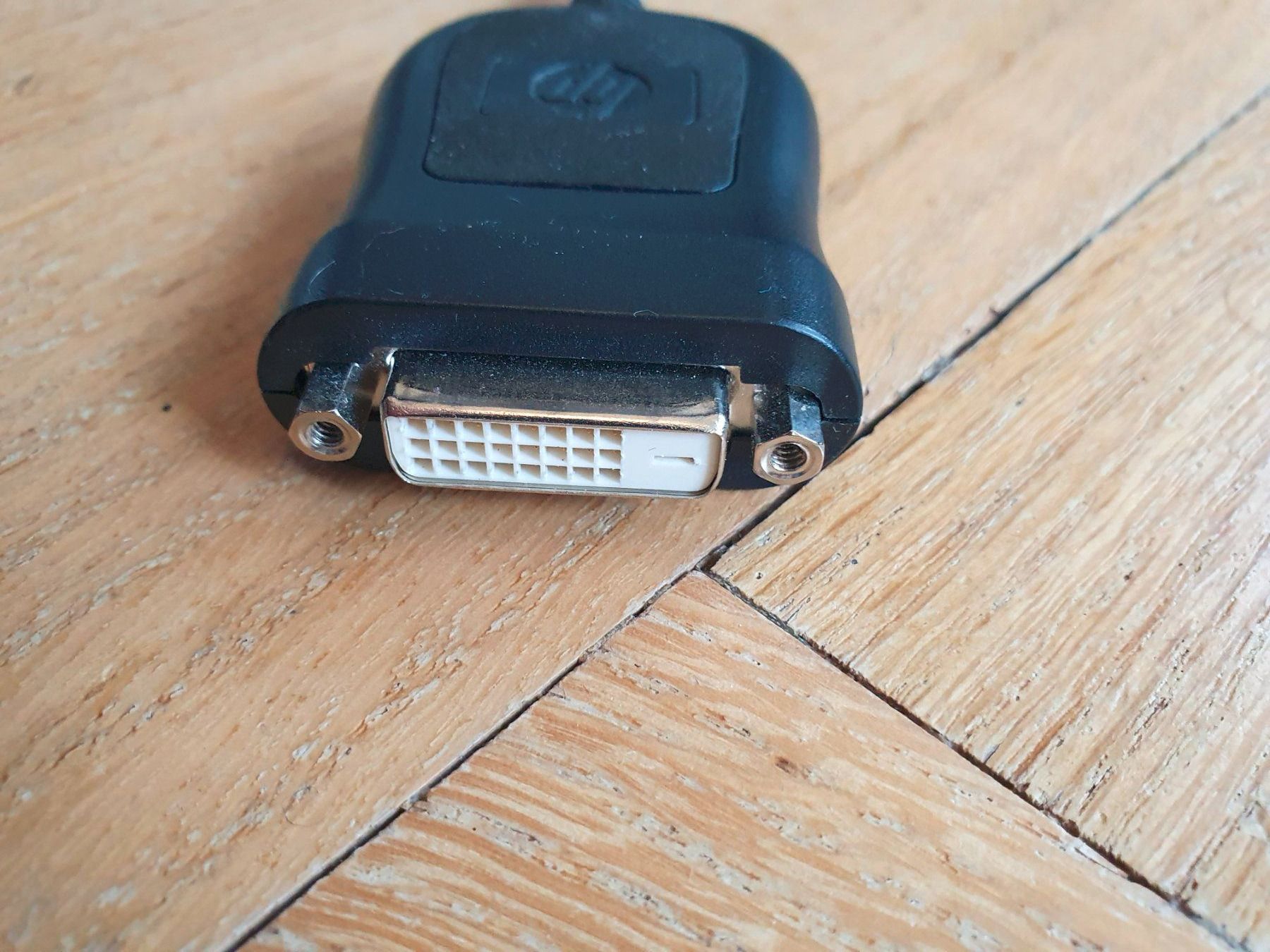Hewlett Packard Unità & Adattatore: HP Displayport to DVI Adapter – Usato da Bern venduto da Llu 2