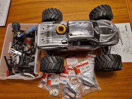 Traxxas Nitro Revo 3.3 mit RB Tuningmotor und Ersatzteilen