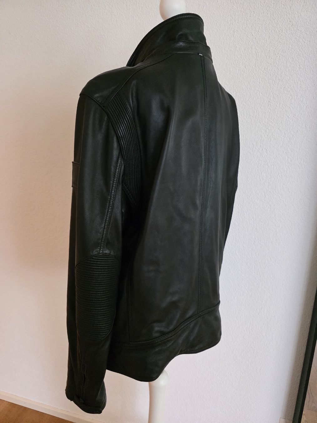 Strellson Giacche: neue Strellson Herren Lederjacke, Gr. 52 – Nuovo (secondo la descrizione) da Kerns venduto da d_s_obwalden 2