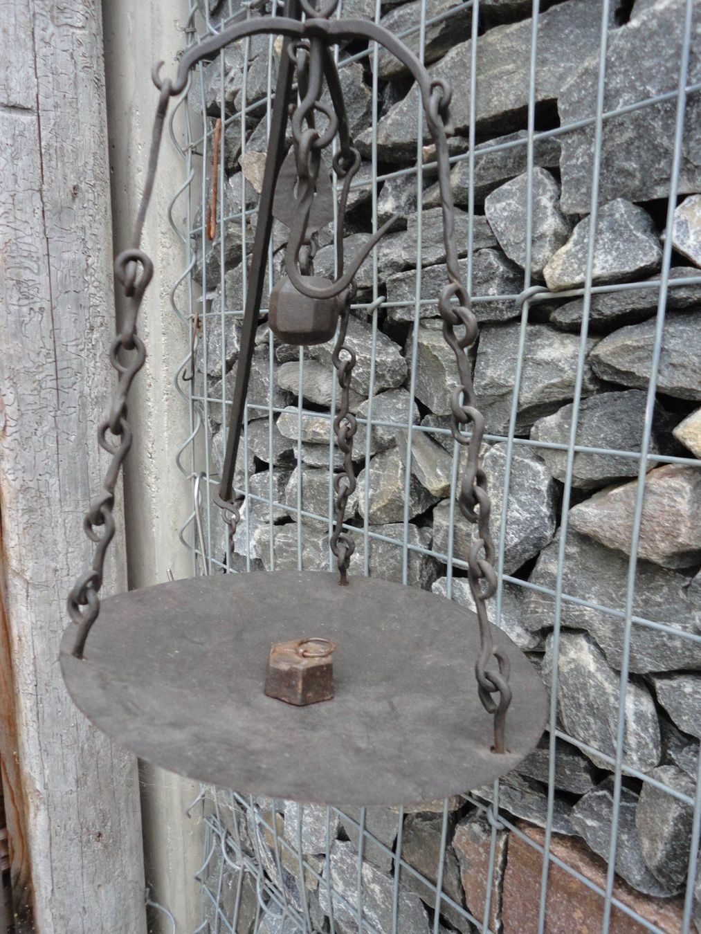 Bilance e pesi: Antike Waage aus Eisen – Usato da Summaprada venduto da nora014 2