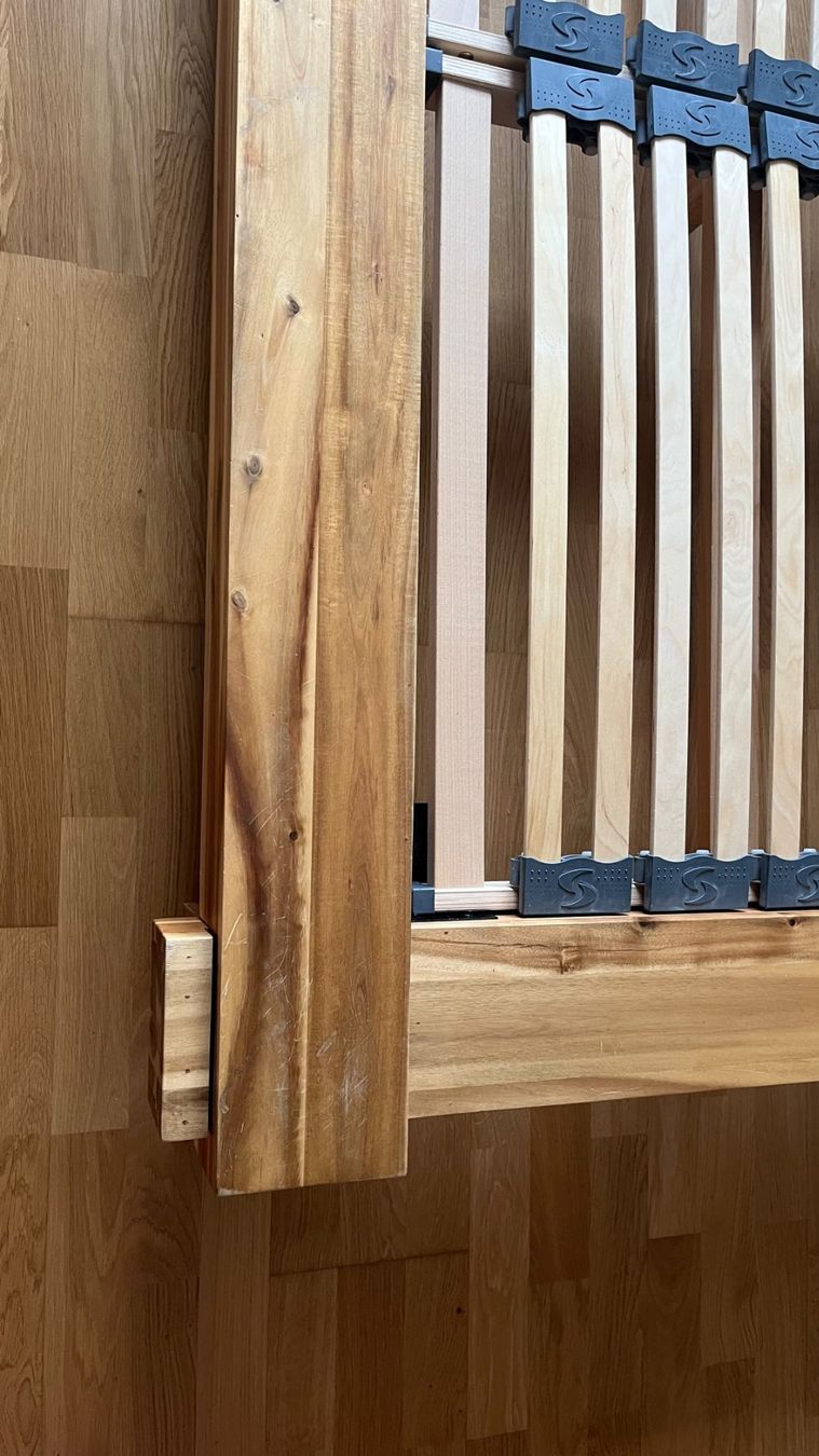 Letti: Lit en bois avec sommier réglable – Usato da Villars-sur-Glâne venduto da Sneaky765 5