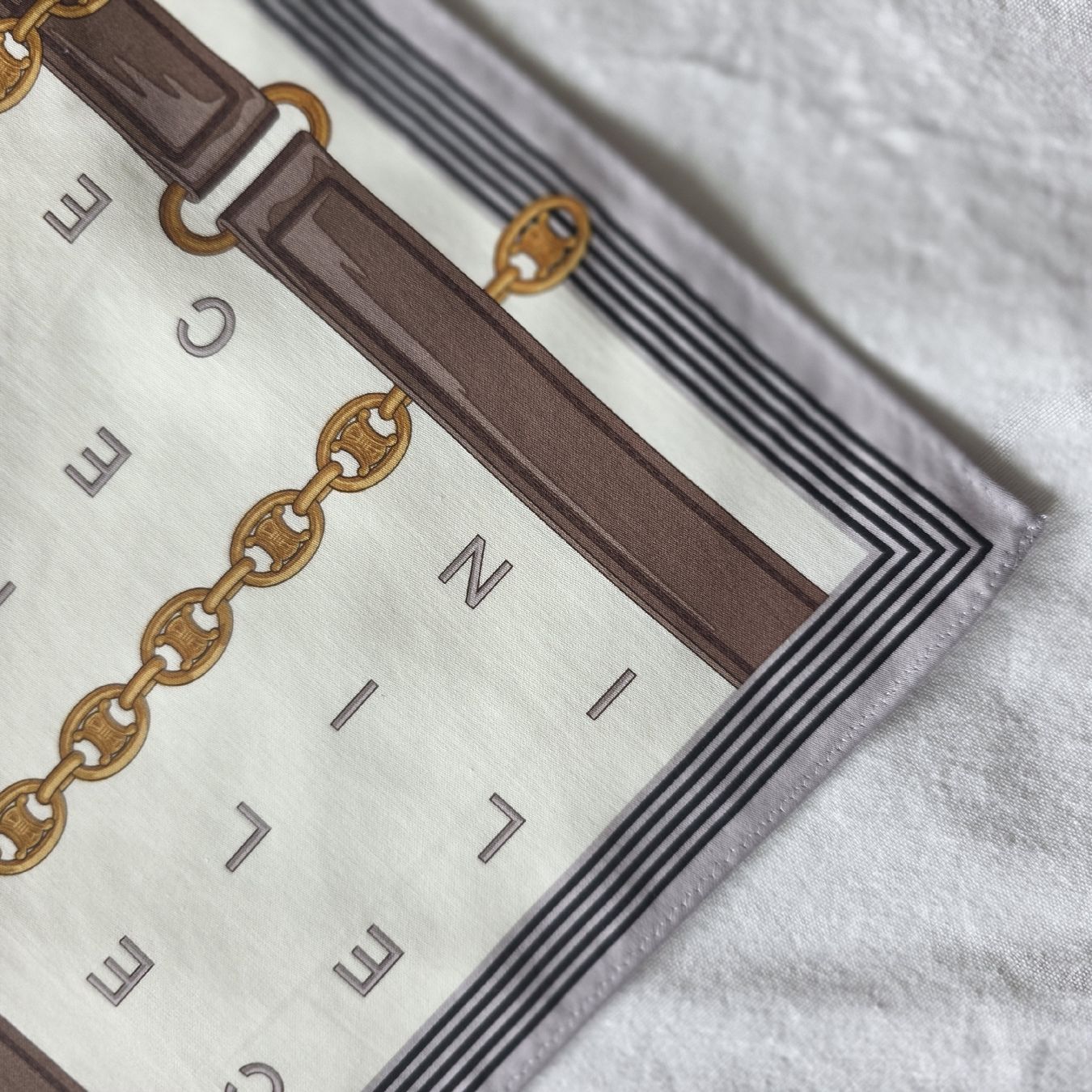 Celine Foulard & Sciarpe: CELINE Baumwolltuch 50x50 cm – Nuovo e nell'imballaggio originale da Zürich venduto da LIMAR 2
