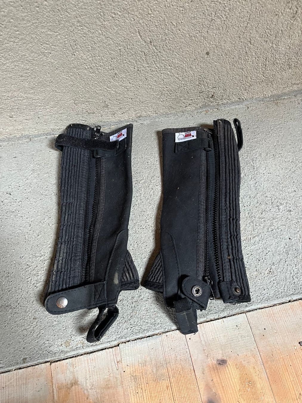 Gamaschen & Bandagen: Reitstiefel-Stiefelschäfte Chaps Gr.8 – Gebraucht aus Beckenried von Chris_Miguel