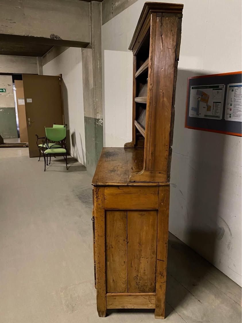 Credenze: Schönes antikes Buffet / Tellerrieg 2teilig – Usato da Hindelbank venduto da brm_72zv 2