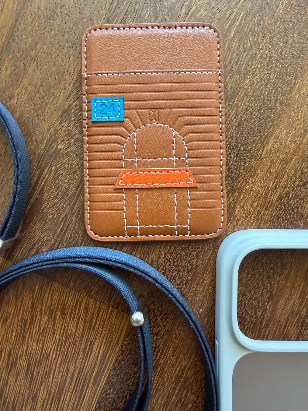Apple Coques & Protection écran: iPhone 17 Pro Torras Case + Wallet + Crossbody Strap – D'occasion à Ennetbaden par miboo 2