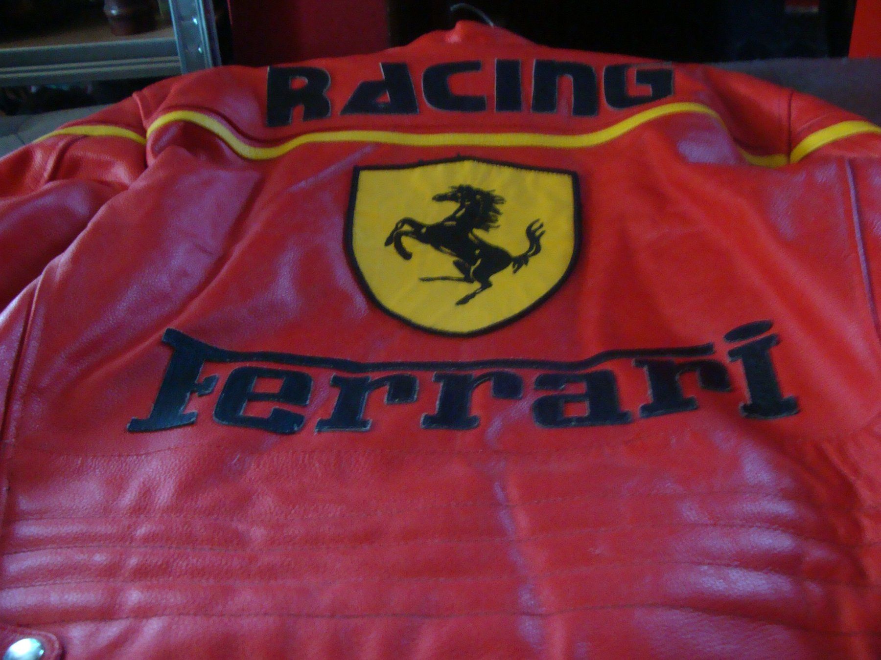 Ferrari Giacche: Veste de course pour pilote Ferrari – Usato da Cuarny venduto da hen_g7hn 7