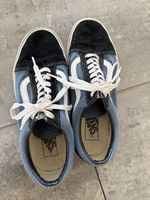 Vans in Blau