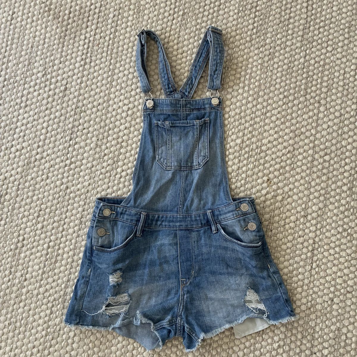 Pantaloni: Kurze Latzhose Grösse 152/158 – Usato da Winterthur venduto da bunteperlen