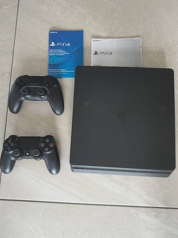 Consoles: PS 4 inkl. Games und Controller – D'occasion à Chur par mal_6m7r