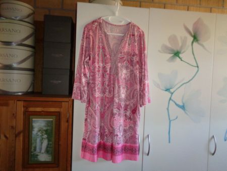 *** Kleid *** / pink/rosa / Neu / mit Taschen