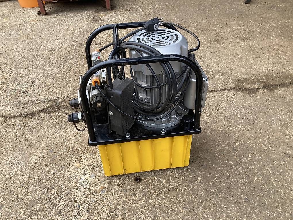 Tutte le macchine: Hydraulik Agregat 750W – Usato da Basel venduto da stahlmann 2