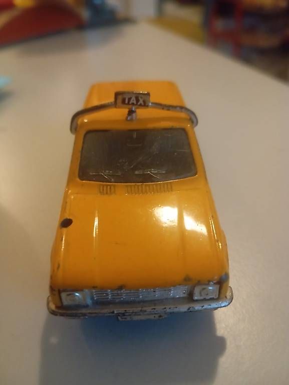 Peugeot Voitures modèles: Peugeot 104 Taxi – D'occasion à Basel par Petergunn 1