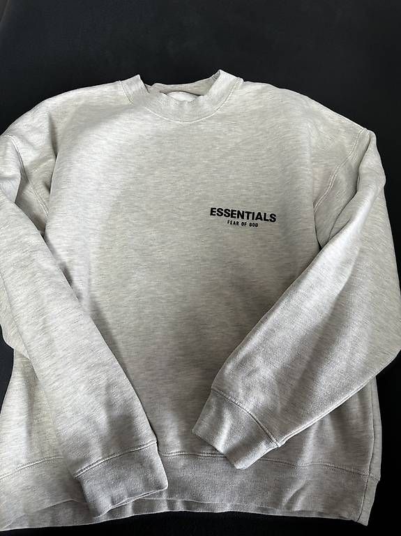 Maglioni & Felpe: Essentials Hoodie – Usato da Lupfig venduto da CEichi812