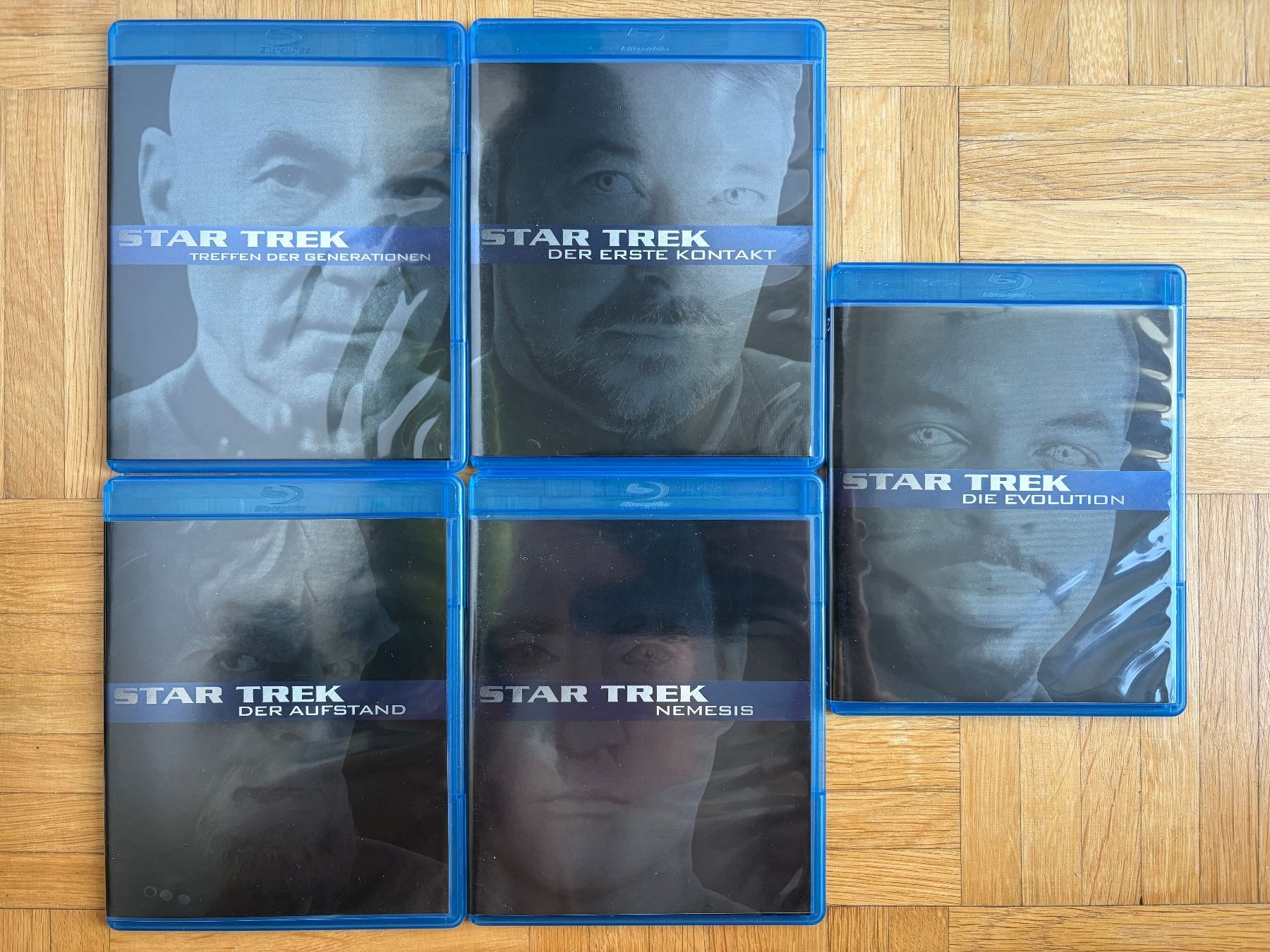 Tutti i DVDs: Star Trek: The Next Generation Motion Picture Collection – Usato da Zürich venduto da Malcom 1