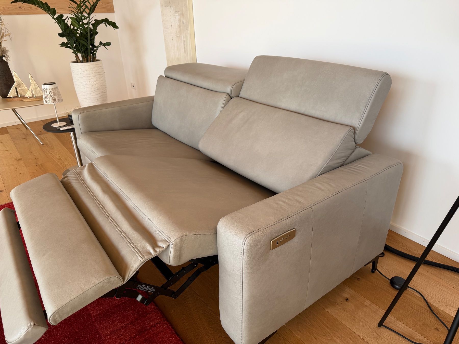 Farben: Sofa 2.5 Sitz Leder hellgrau – Neu (gemäss Beschreibung) aus Gunten von Heinz016 1