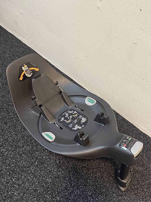 Cybex Seggiolini per auto: Cybex Platinum Cloud Z i-Size - inkl. Basisstation – Usato da Widnau venduto da sar_p6vq 2