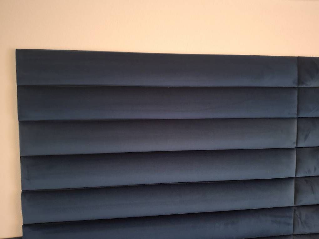 Tessuti: Paneele 30x Blau 130x15cm Samtstoff – Usato da Reinach AG venduto da Allmendhoelzler