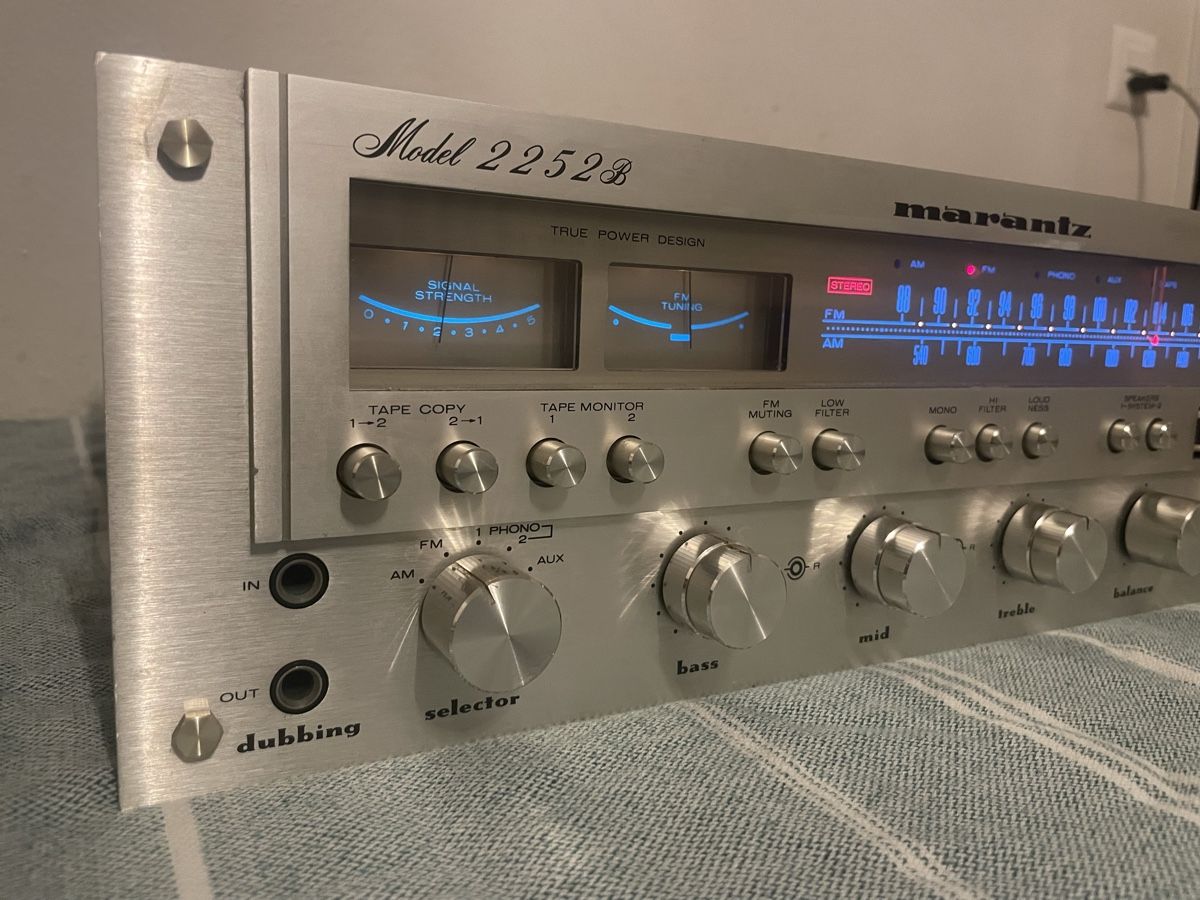Marantz Ricevitori: Marantz 2252 Verstärker / Receiver – Usato da Zürich venduto da semi16 1
