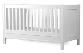 Kinderbett von Woodwork, weiss umbaubar zu Juniorbett