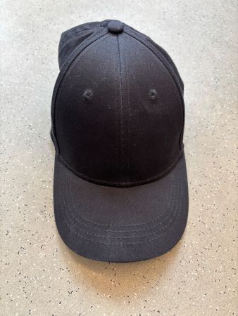 Schwarze Kappe von Kipsta - Ideal für den Sommer!