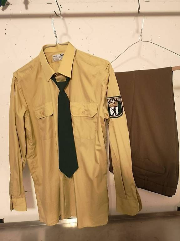Uniformen: Original Berliner Polizeiuniform – Gebraucht aus Oberentfelden von Danirichner 3