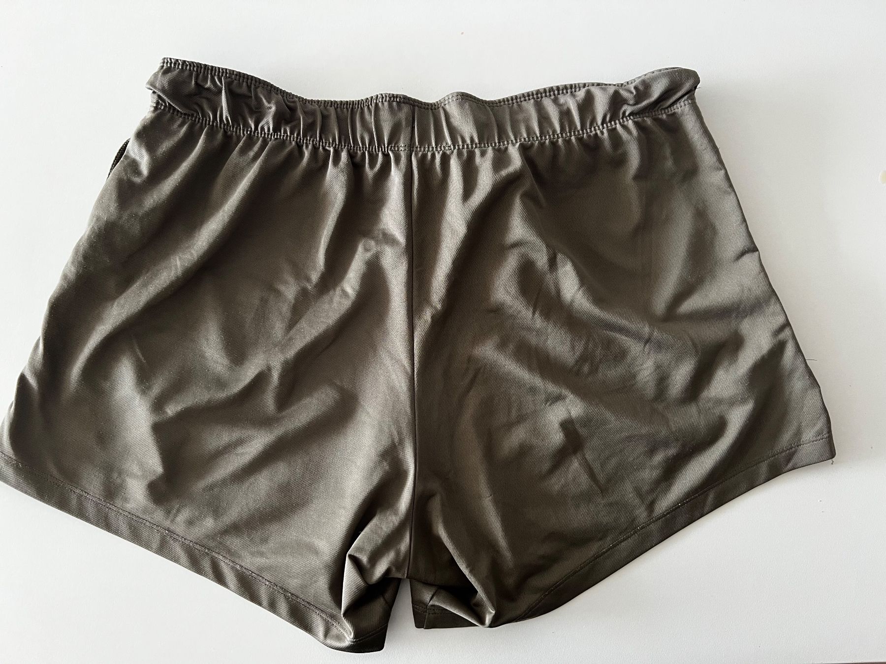 Nike Pantaloni: Nike Dri-FIT Shorts Damen – Usato da Lenzburg venduto da impulsive-buyer 2