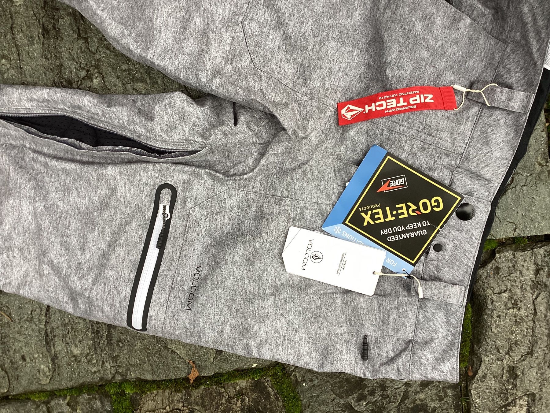 Volcom Pantaloni: Dame Volcom Skihose Goretex – Nuovo (secondo la descrizione) da Flüelen venduto da ne08 1