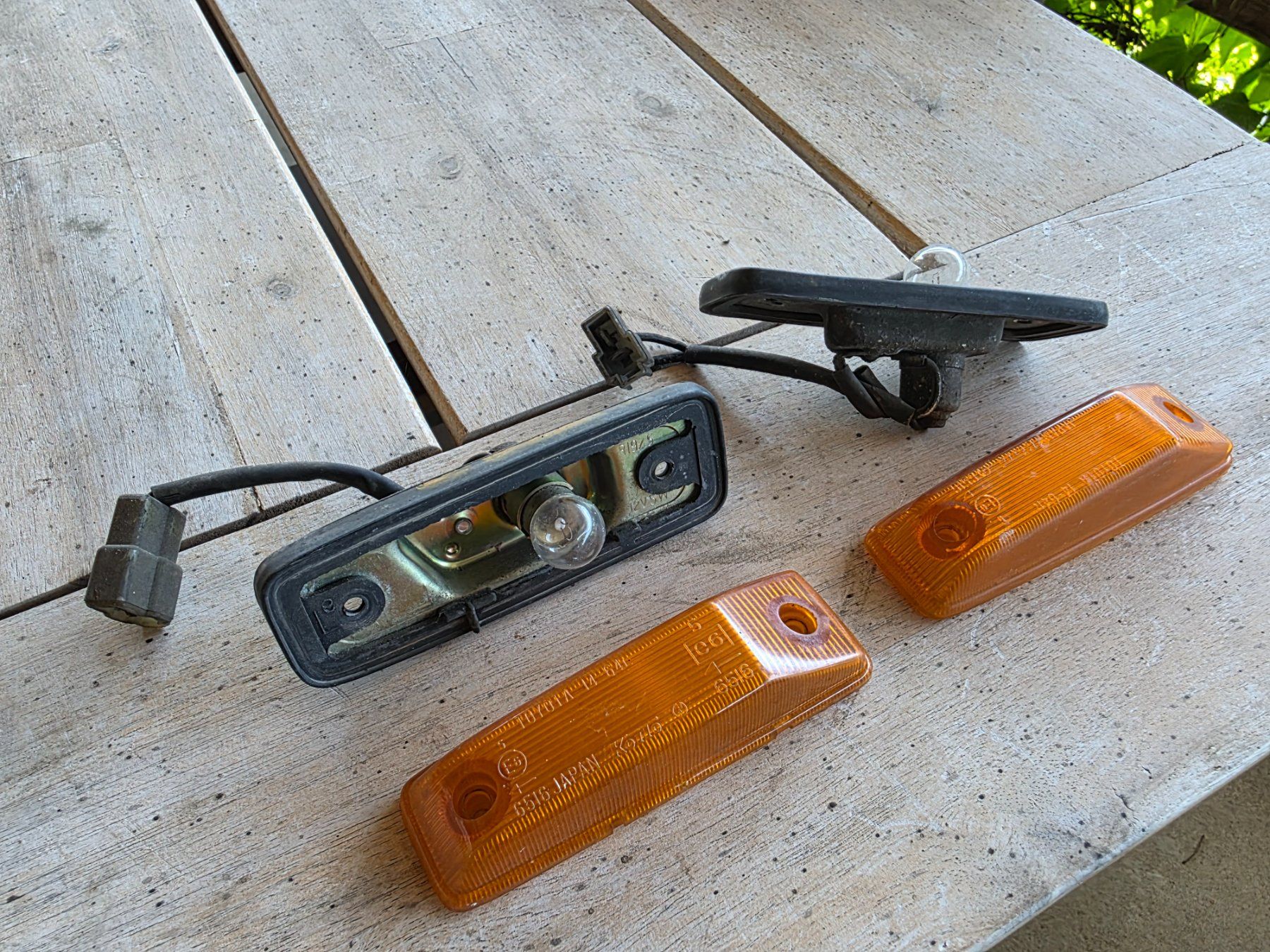 Toyota Tutti pezzi di ricambio auto: Vintage Auto Teile Blinker Toyota – Usato da Walterswil BE venduto da Lonitti 2