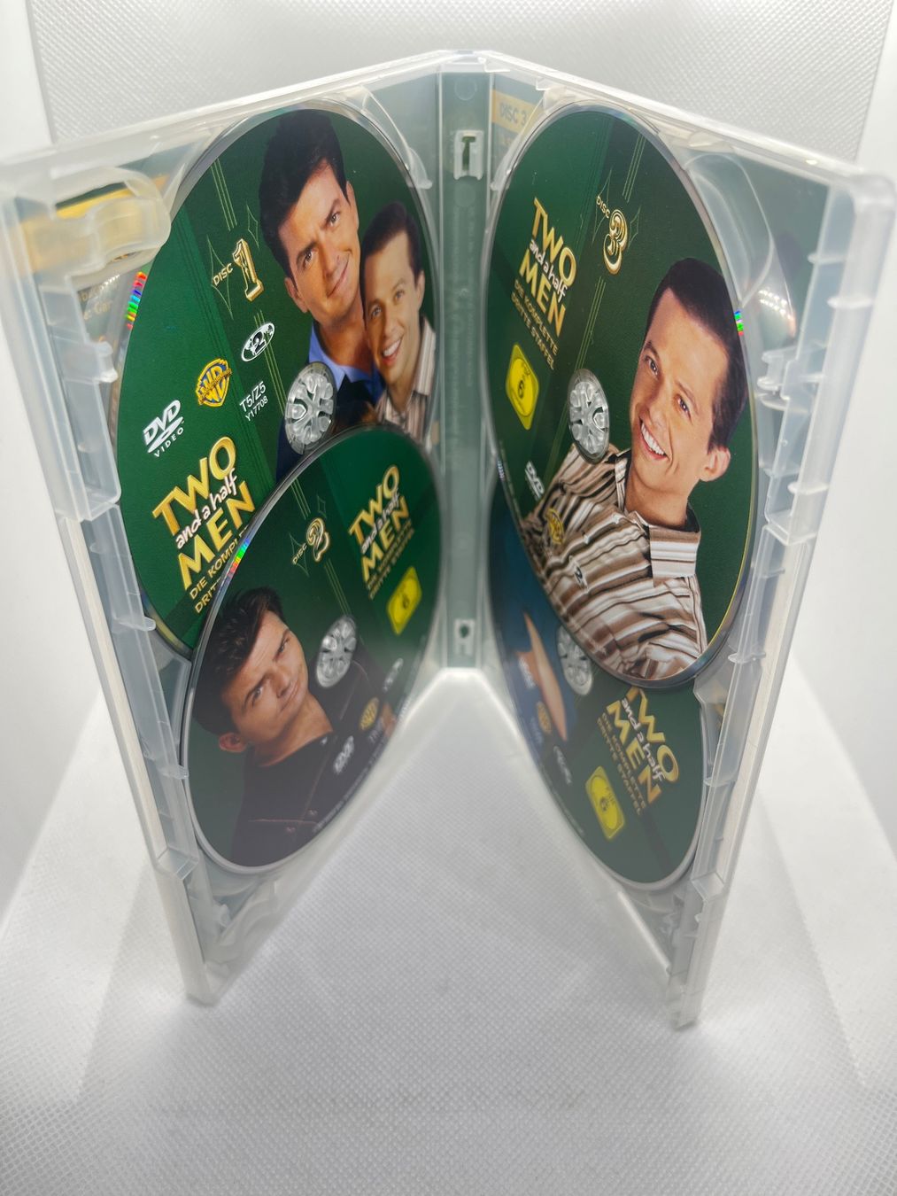 Tutti i DVDs: Two and a Half Men - Staffel 3 - DVD – Usato da Hinterkappelen venduto da Kim1992 2
