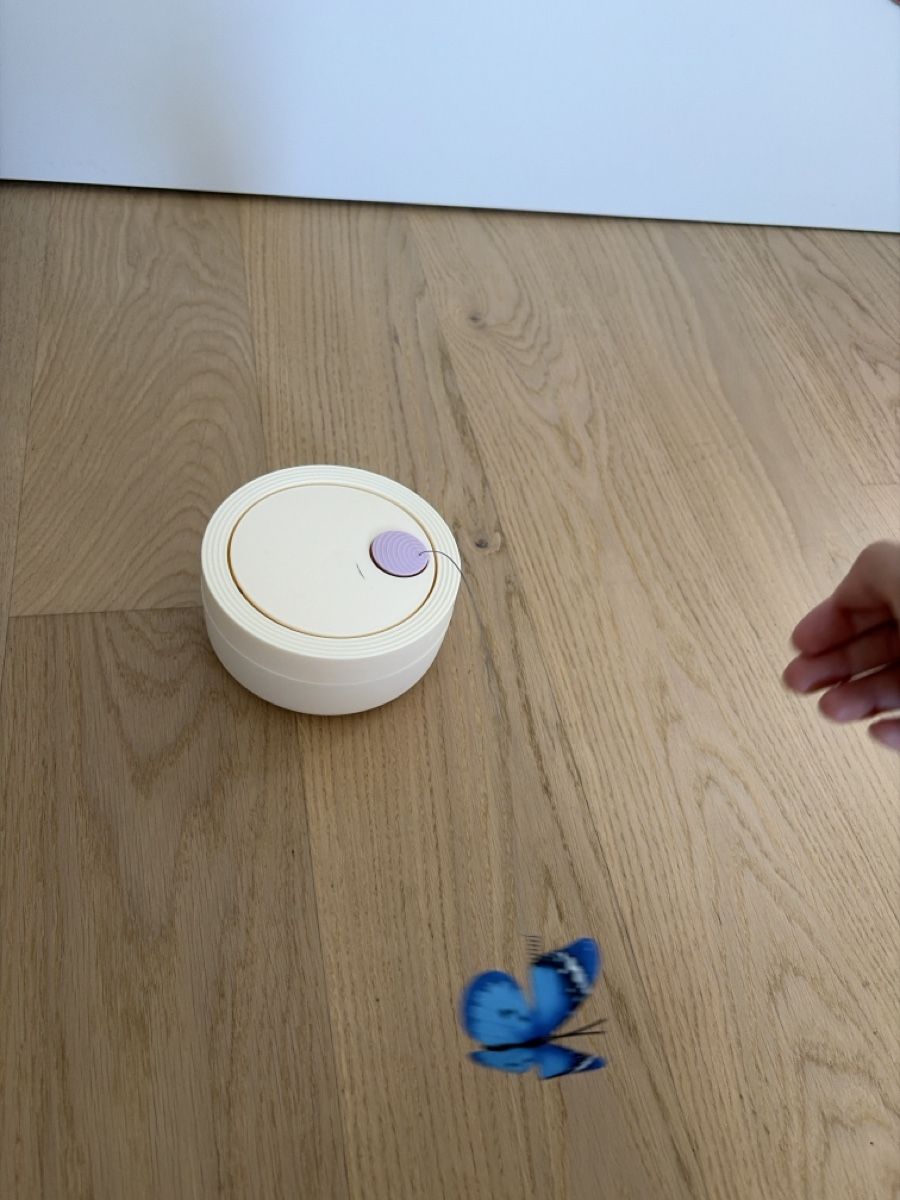Spielzeuge: Automatic Butterfly Cat Toy, Rechargeable – Neu (gemäss Beschreibung) aus Zürich von dan_6psg