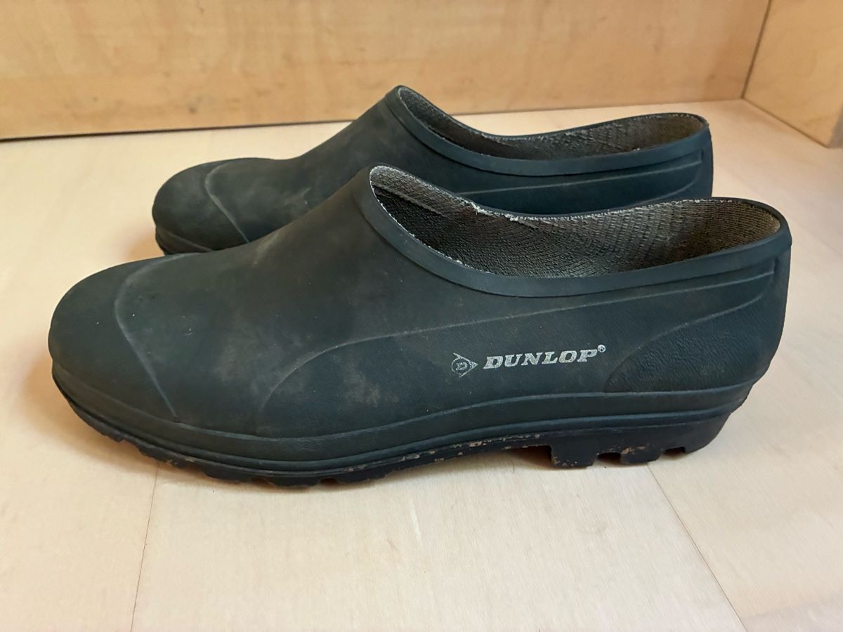 Chaussures hommes: Dunlop Gartenschuhe Gr. 45 – D'occasion à Biberist par wacholder