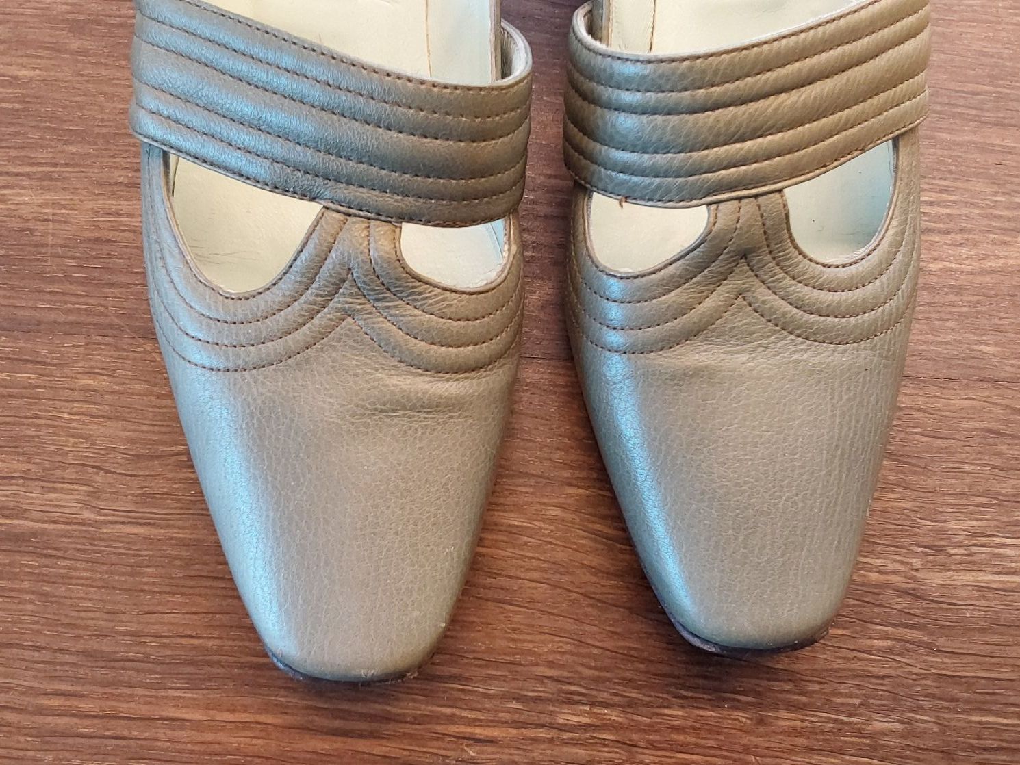 Stefi Talman Scarpe da donna: Pumps 39 oliv Stefi Talman – Usato da Köniz venduto da scopello12 3