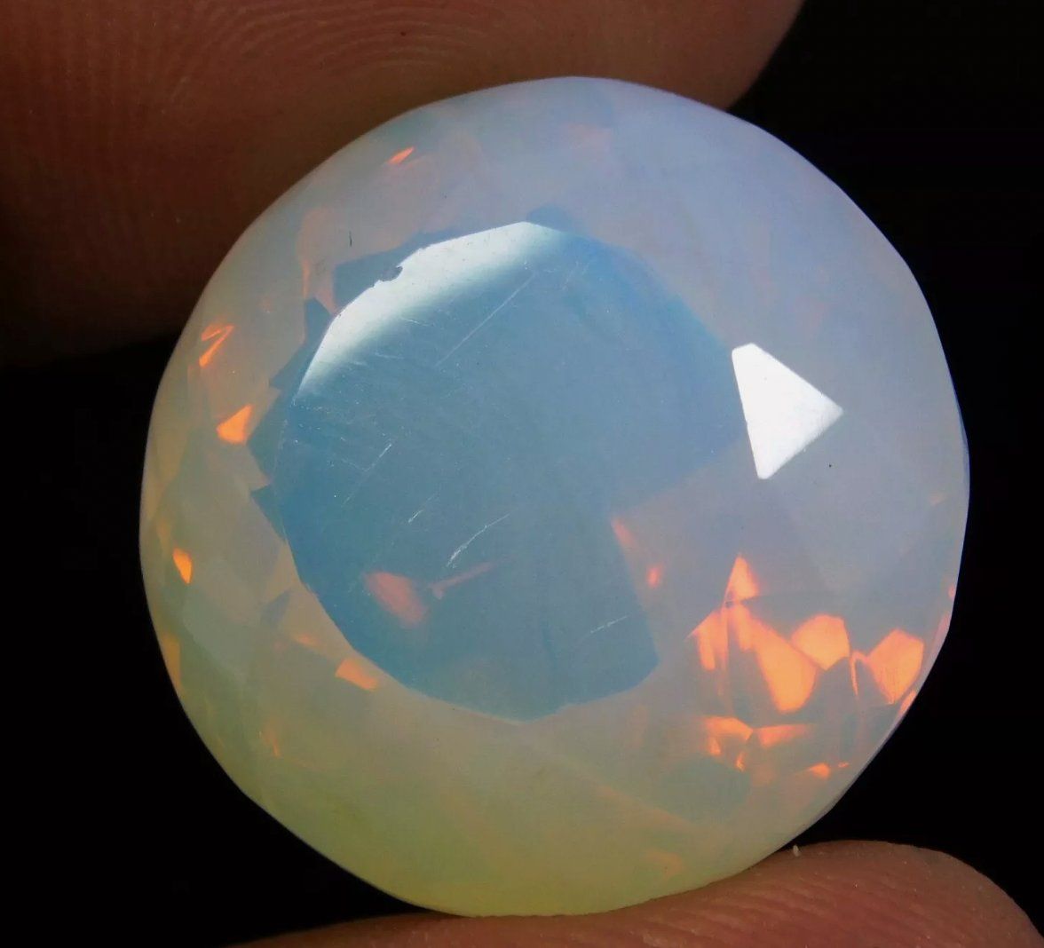 Pietre preziose: 50.75 Ct Certified – Nuovo e nell'imballaggio originale da Genève venduto da AWWA