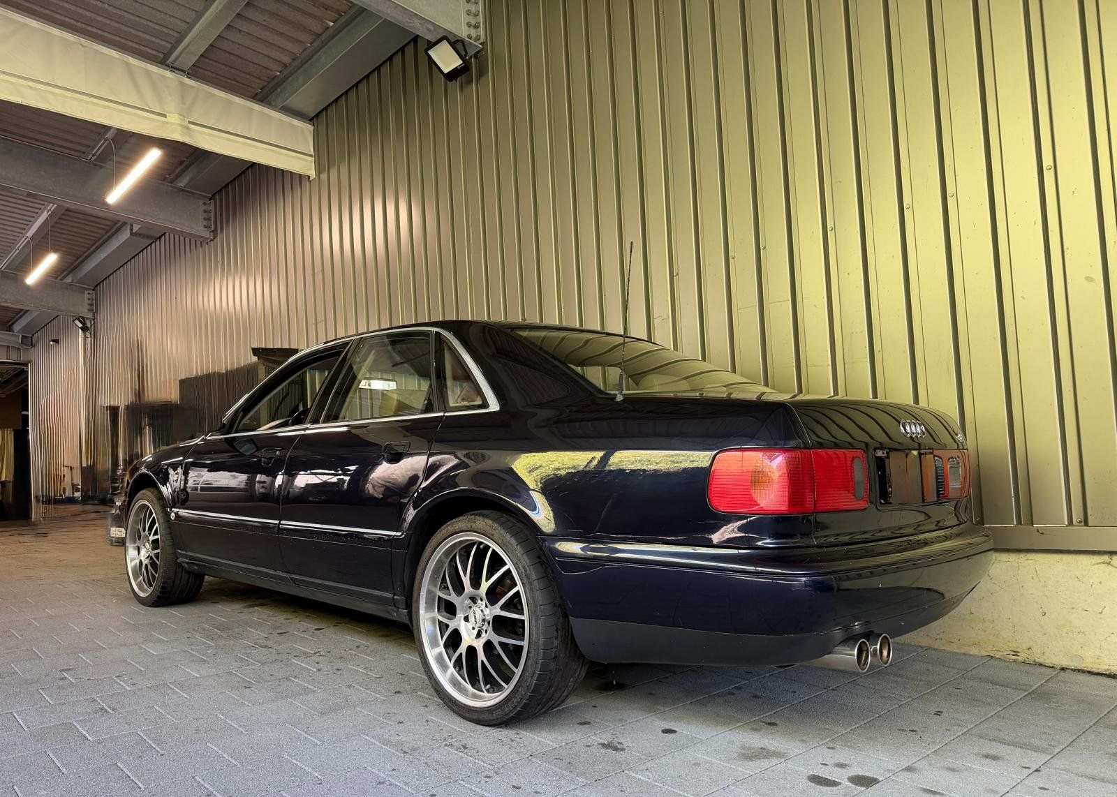 Audi Autos: Audi A8 Quattro 4,2 V8 – D'occasion à Flühli LU par Overland_Motors 2