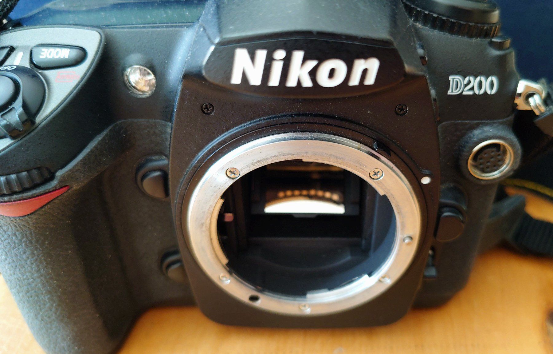 Nikon Appareil photo: NIKON D200 Body ohne Zubehör – D'occasion à Allschwil par Swisstoybox 4