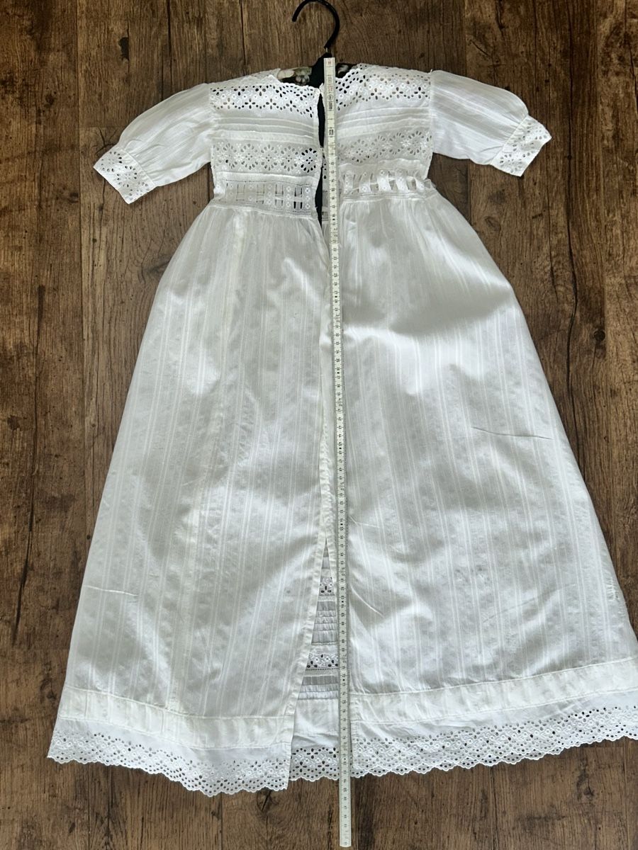 Puppen: Antikes Taufkleid mit alter Spitze – Gebraucht aus Düdingen von Reconflo 2