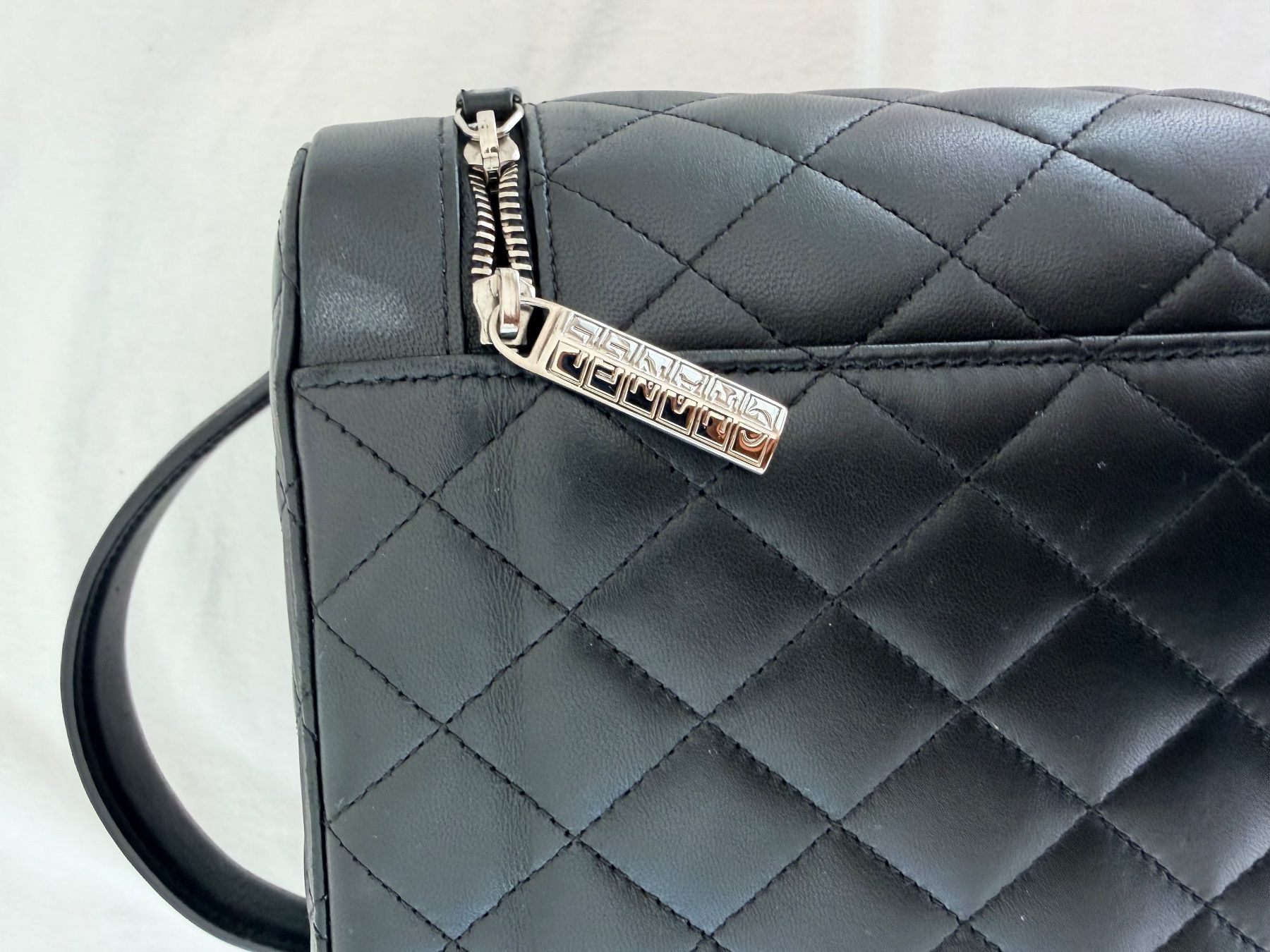 Chanel Custodie per cosmetici: Chanel Vanity Case schwarz Leder – Usato da Roggwil TG venduto da est_r5x7 3