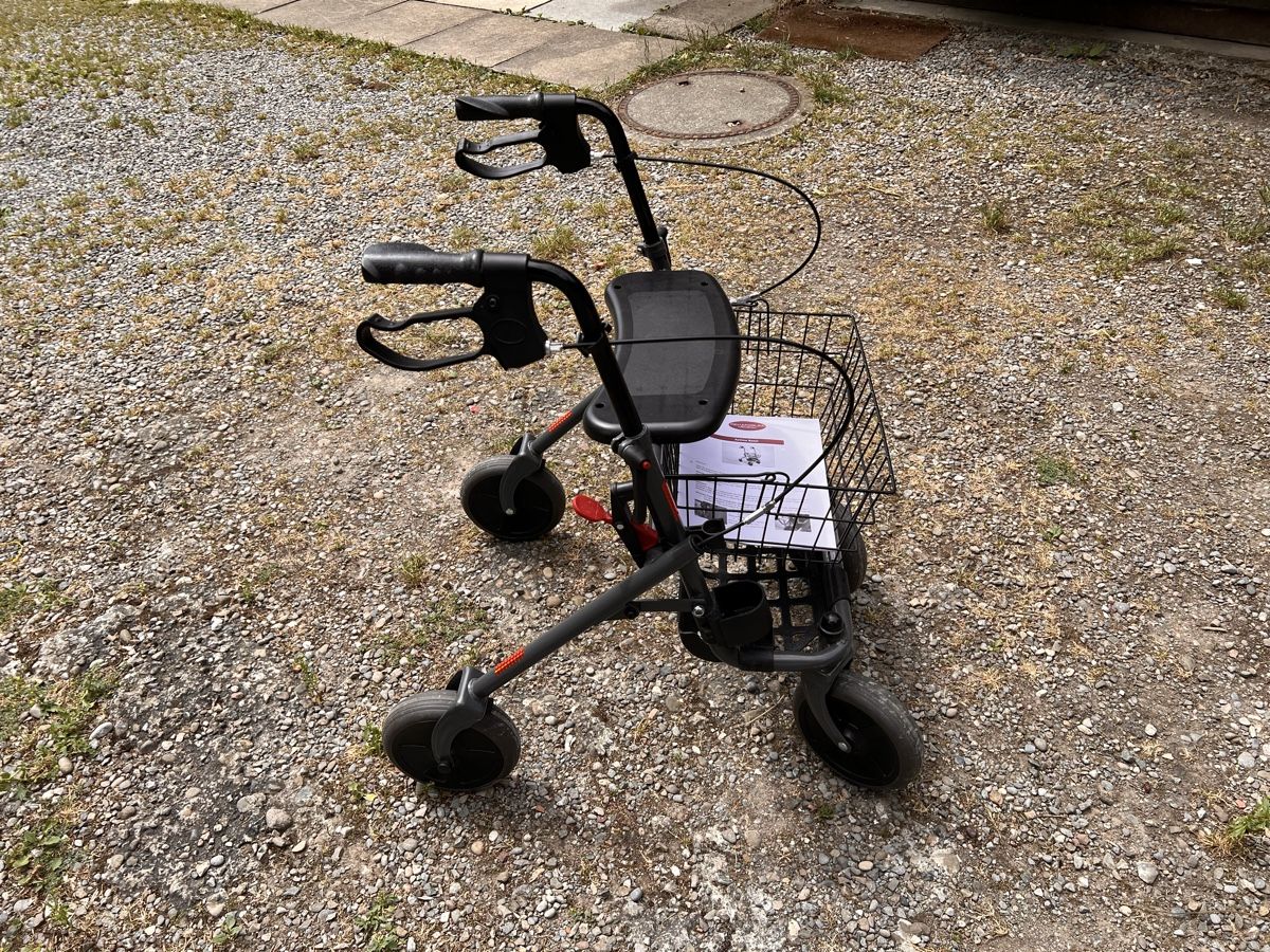 Ausili per la deambulazione: Rollator Rehaforum Medical Actimo Basic (48) – Usato da Glattfelden venduto da maa_qcj8 4