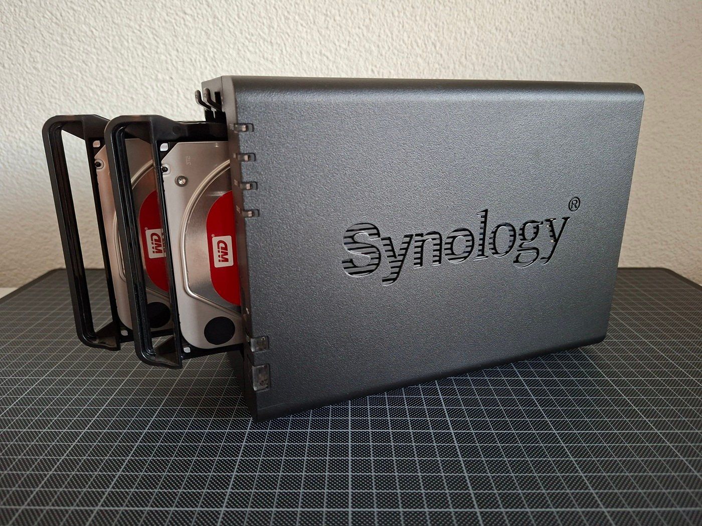 Synology Server: Synology Diskstation DS218+ mit 2x 4TB WD Red NAS HDD – Usato da Arnegg venduto da Knerbel 1