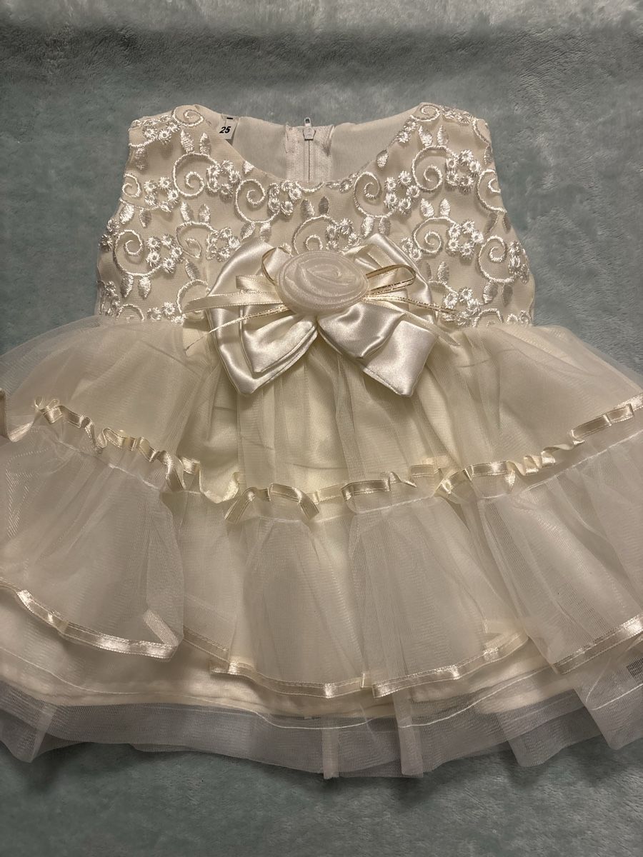 Vestiti & Gonne: Baby wedding dress – Nuovo (secondo la descrizione) da Confignon venduto da Second_Hand_Ch 1