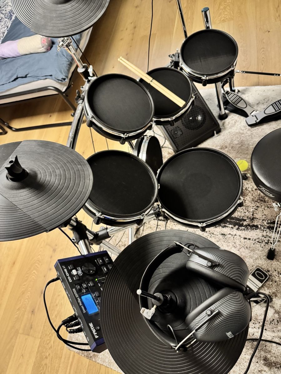 Musikinstrumente: Fame DD-One XT Simon Phillips E-Drum Set mit Doppelpedal+ – Gebraucht aus Widnau von  7