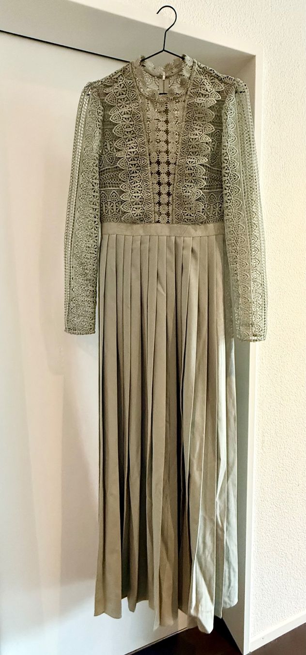 Self-Portrait Vestiti: Self-Portrait Abendkleid Gr. 36 – Nuovo (secondo la descrizione) da Steckborn venduto da kos_9jxq