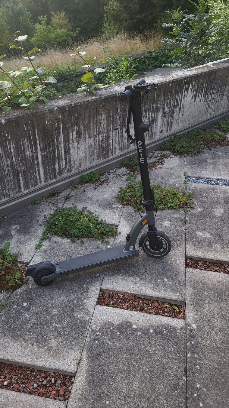 Micro Kickboard: Micro Colibri - E-Scooter, in gutem Zustand – Usato da Zürich venduto da julianfr