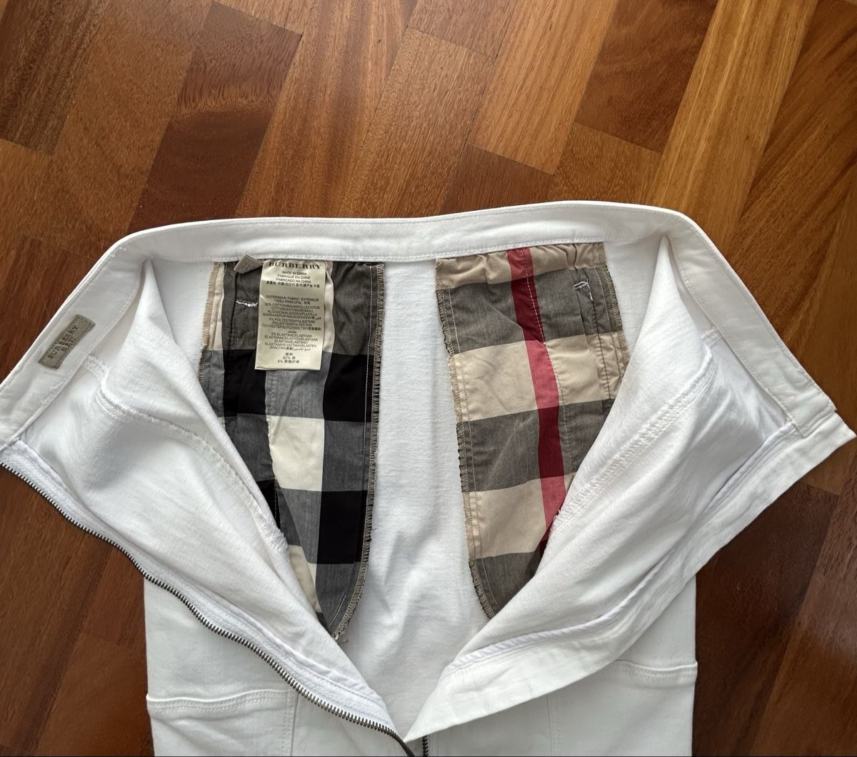Burberry Gonne: Burberry gonna – Usato da Gravesano venduto da Zwibeli67 2