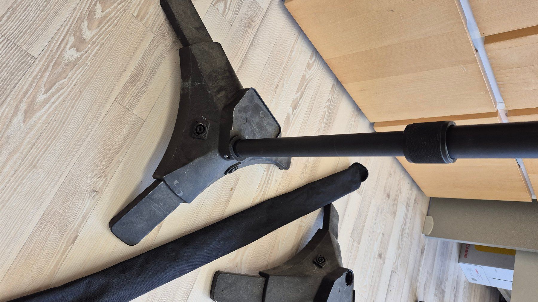 HK Audio Casse acustiche: 2 x Standfüsse zu HK Elements System – Usato da Au (ZH) venduto da Shownow 2
