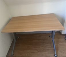 Verschenke meinen Bürotisch im sehr guten Zustand 